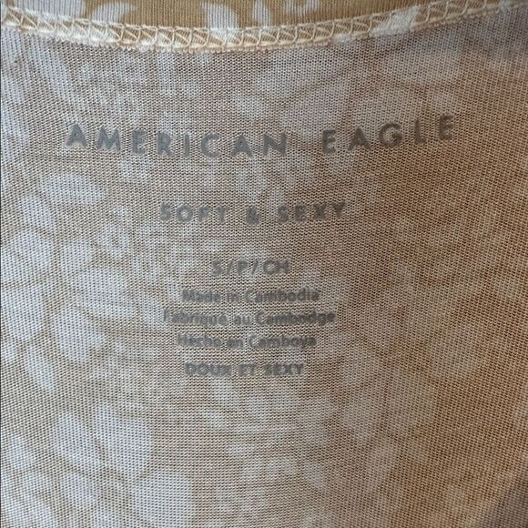 American Eagle Outfitters Floral V-Neck Short Sleeve Top - Cream - Picture 2 of 3